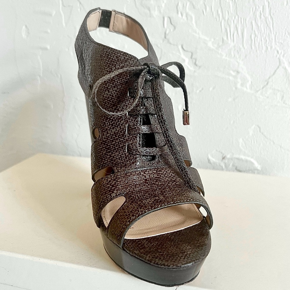 COACH  Moreen Shiny Textured Lace-Up Stacked Heels in Olive size 8.5M 🫒 - Picture 7 of 16